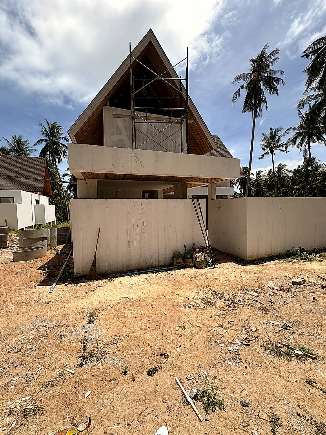 Villa 4 — roof frame