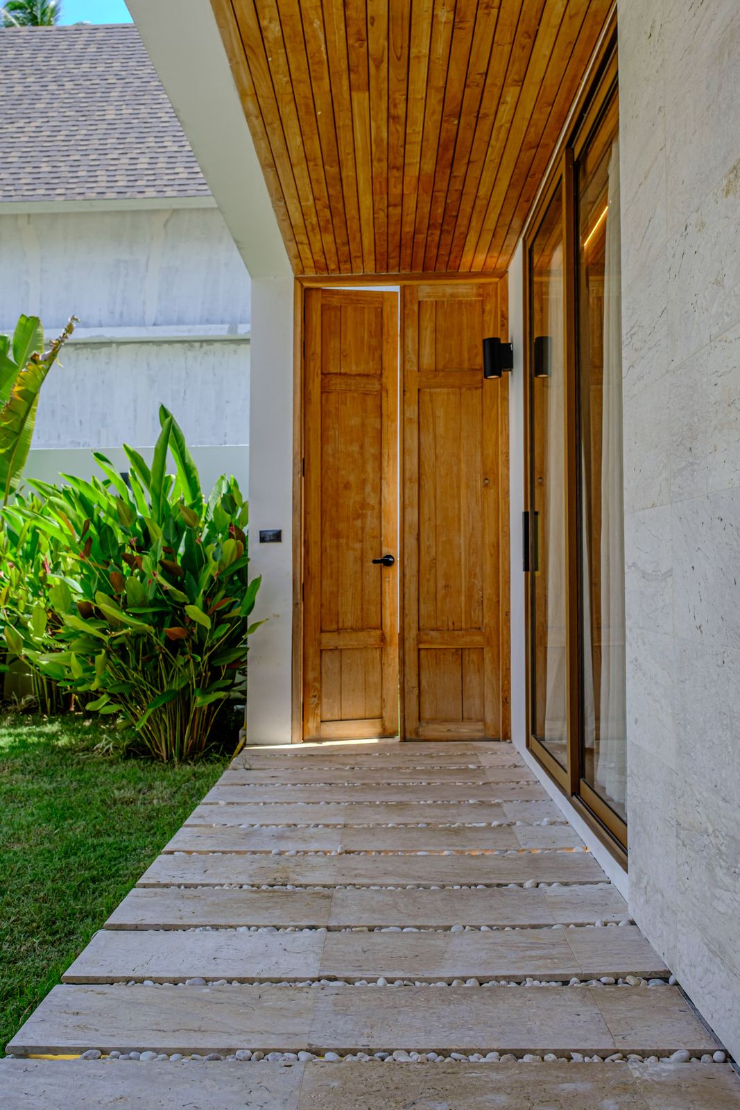 Entrance path